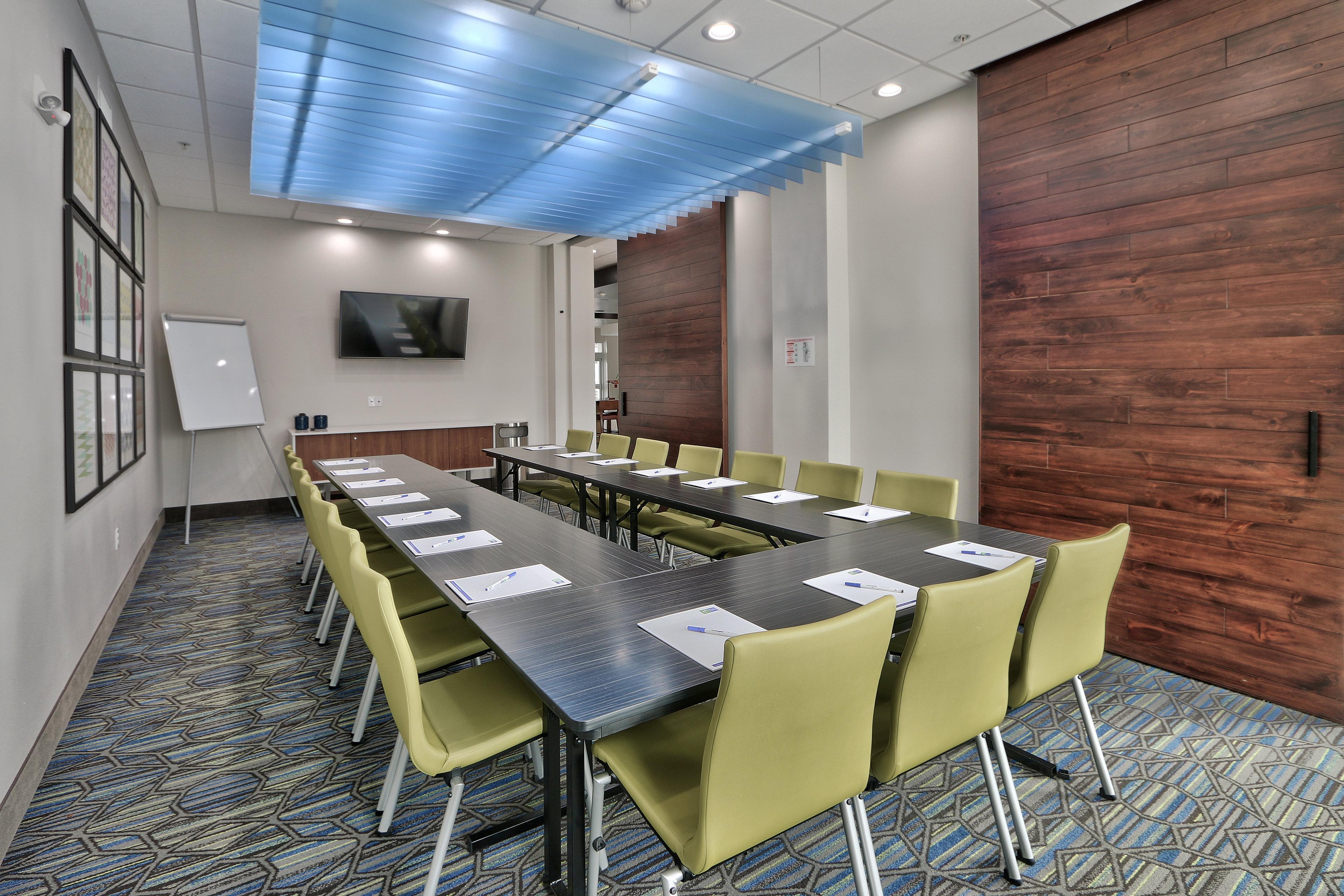 Holiday Inn Express & Suites - Houston East - Beltway 8 By Ihg Cloverleaf Eksteriør billede